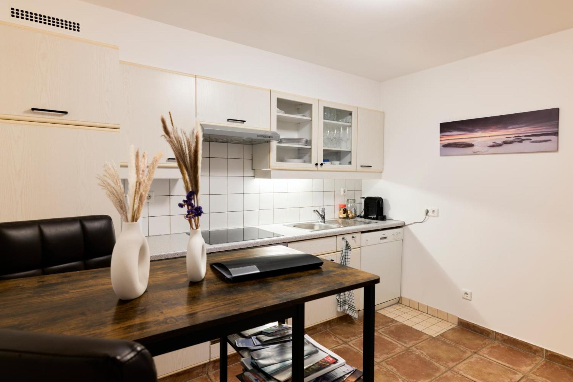 Stilvolle Gartenterrassenwohnung Mitten In ブレゲンツ エクステリア 写真