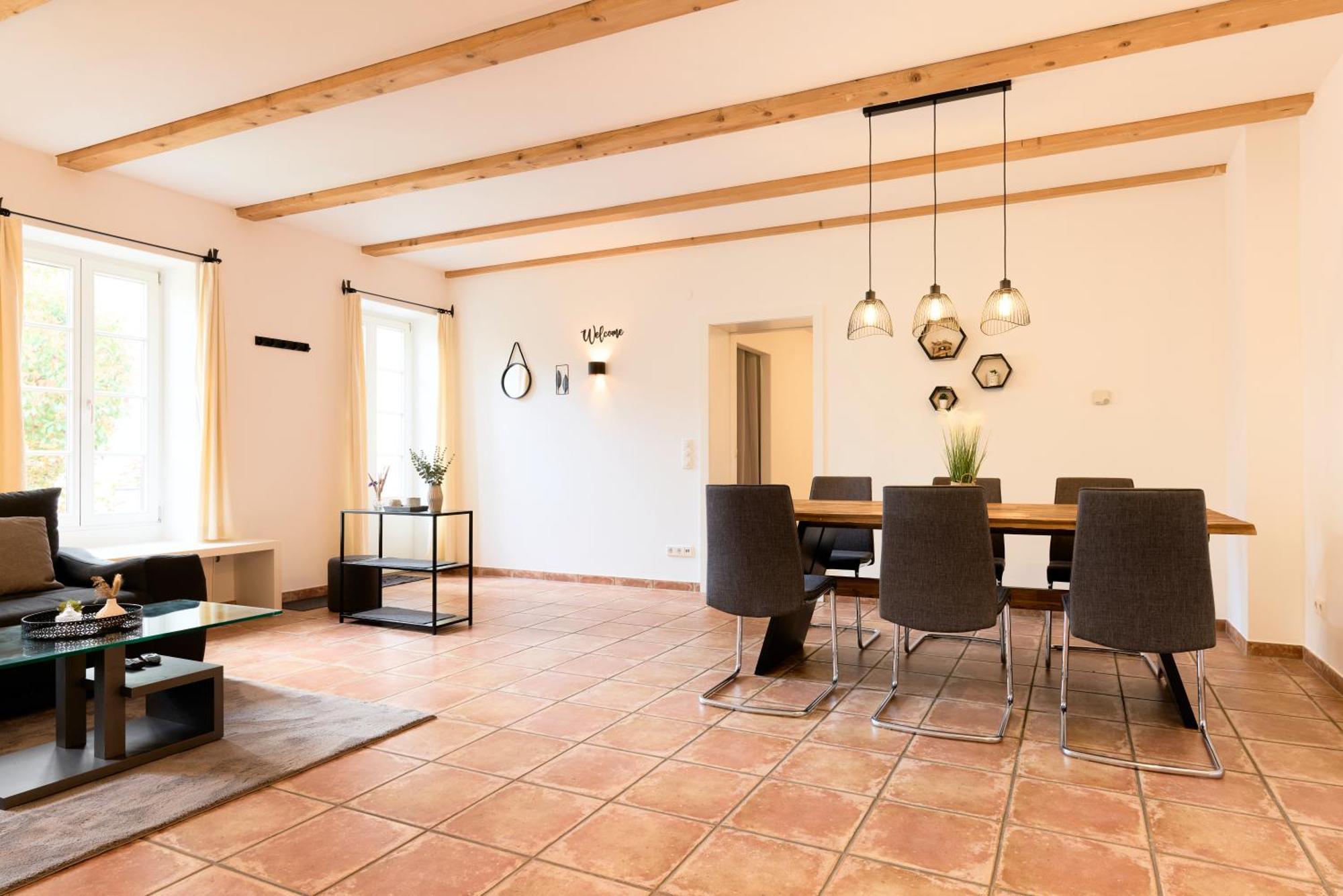 Stilvolle Gartenterrassenwohnung Mitten In ブレゲンツ エクステリア 写真