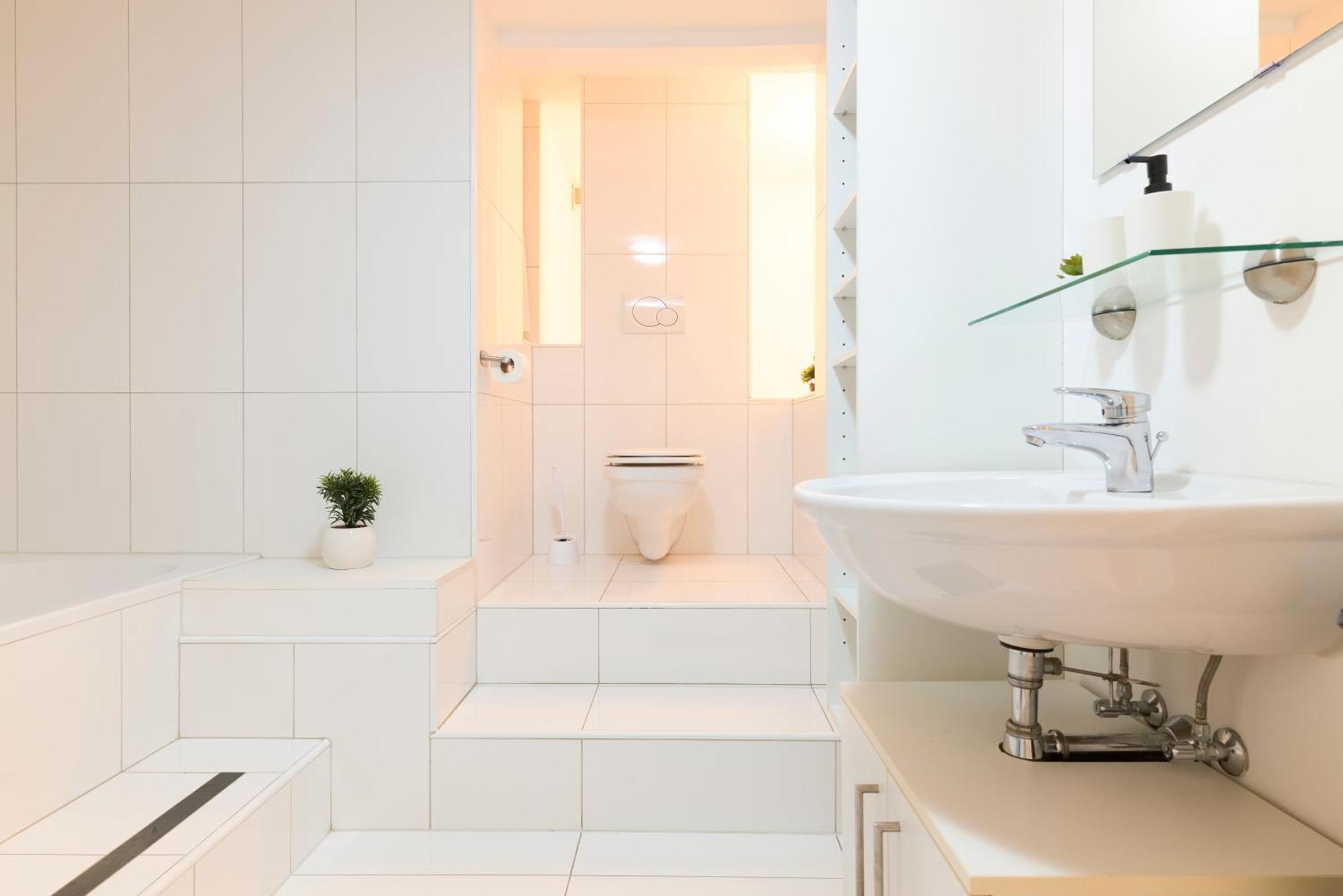 Stilvolle Gartenterrassenwohnung Mitten In ブレゲンツ エクステリア 写真