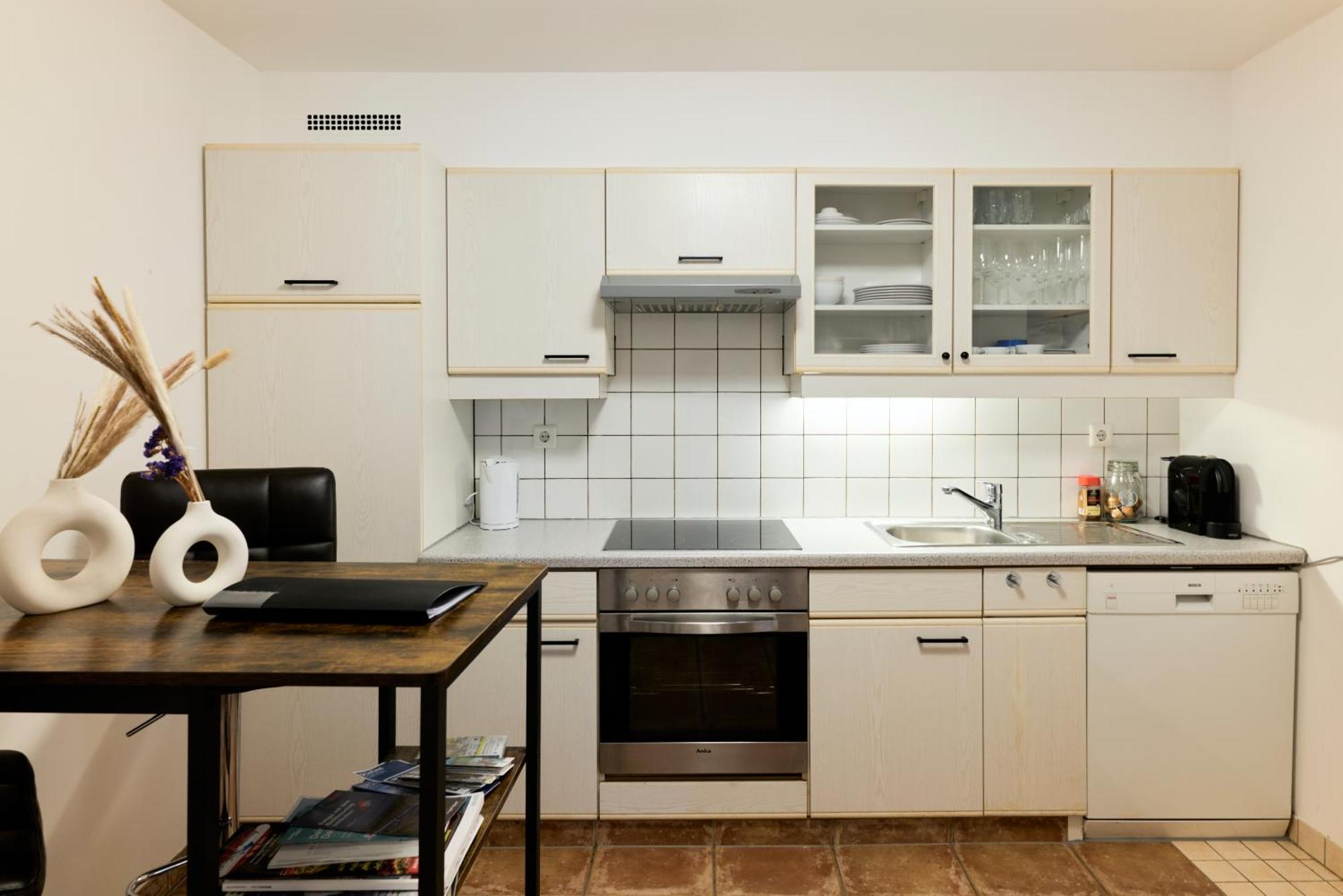 Stilvolle Gartenterrassenwohnung Mitten In ブレゲンツ エクステリア 写真